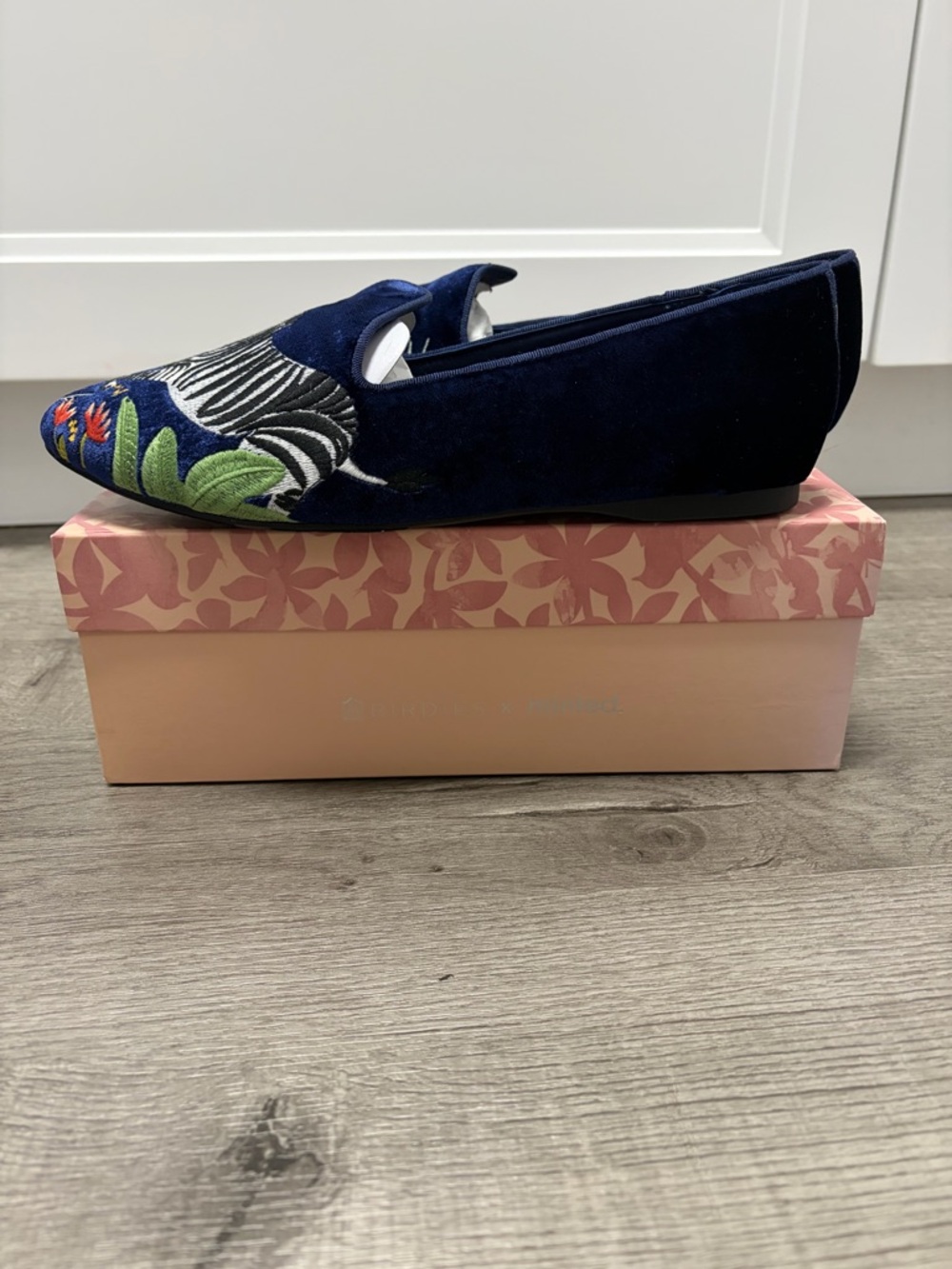 Birdies Navy Blue Velvet Embroidered Flats -NWT 9.5 - Picture 5 of 9